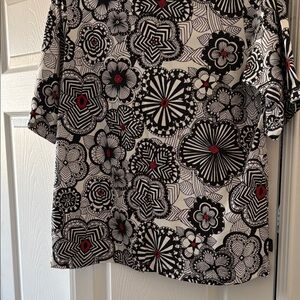 Marimekko Black White Floral Graphic Short Sleeve Tee with Red Accents
